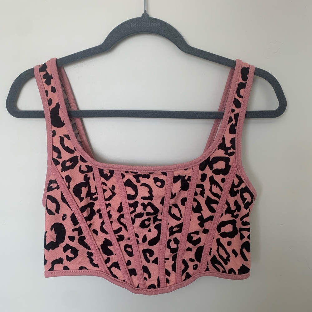 Pink, Cheetah-print cropped tank top from Shein